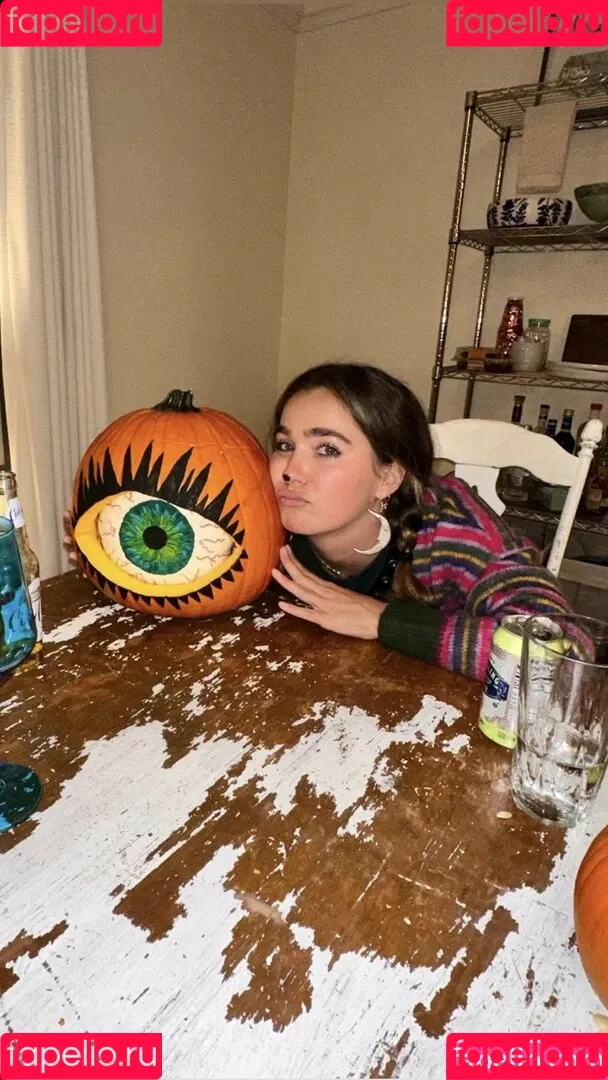 Haley Lu Richardson / haleyluhoo Onlyfans Photo Gallery 