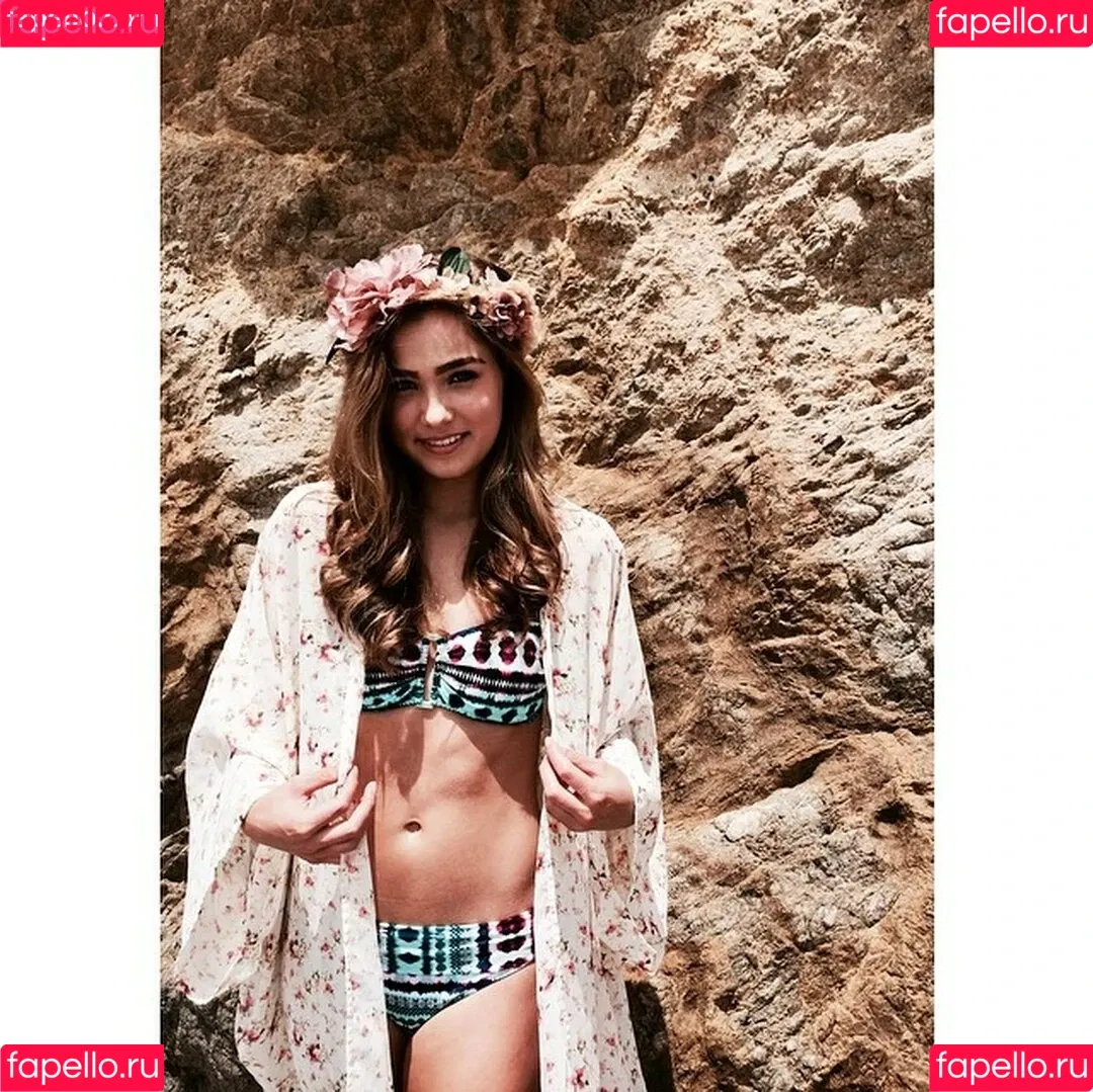 Haley Lu Richardson / haleyluhoo Onlyfans Photo Gallery 