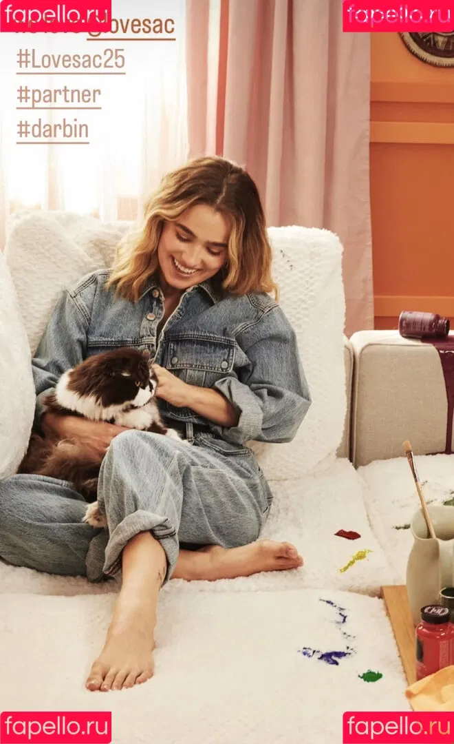 Haley Lu Richardson / haleyluhoo Onlyfans Photo Gallery 