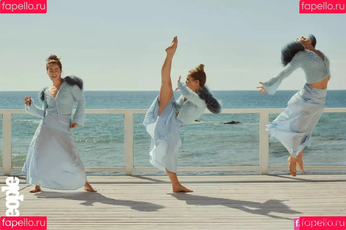 Haley Lu Richardson / haleyluhoo Onlyfans Photo Gallery 