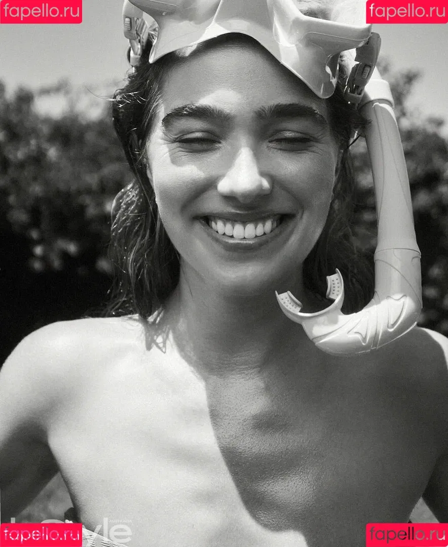 Haley Lu Richardson / haleyluhoo Onlyfans Photo Gallery 