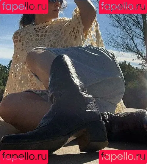 Haley Lu Richardson / haleyluhoo Onlyfans Photo Gallery 