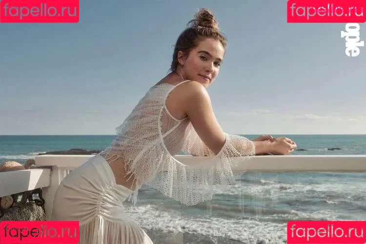 Haley Lu Richardson / haleyluhoo Onlyfans Photo Gallery 