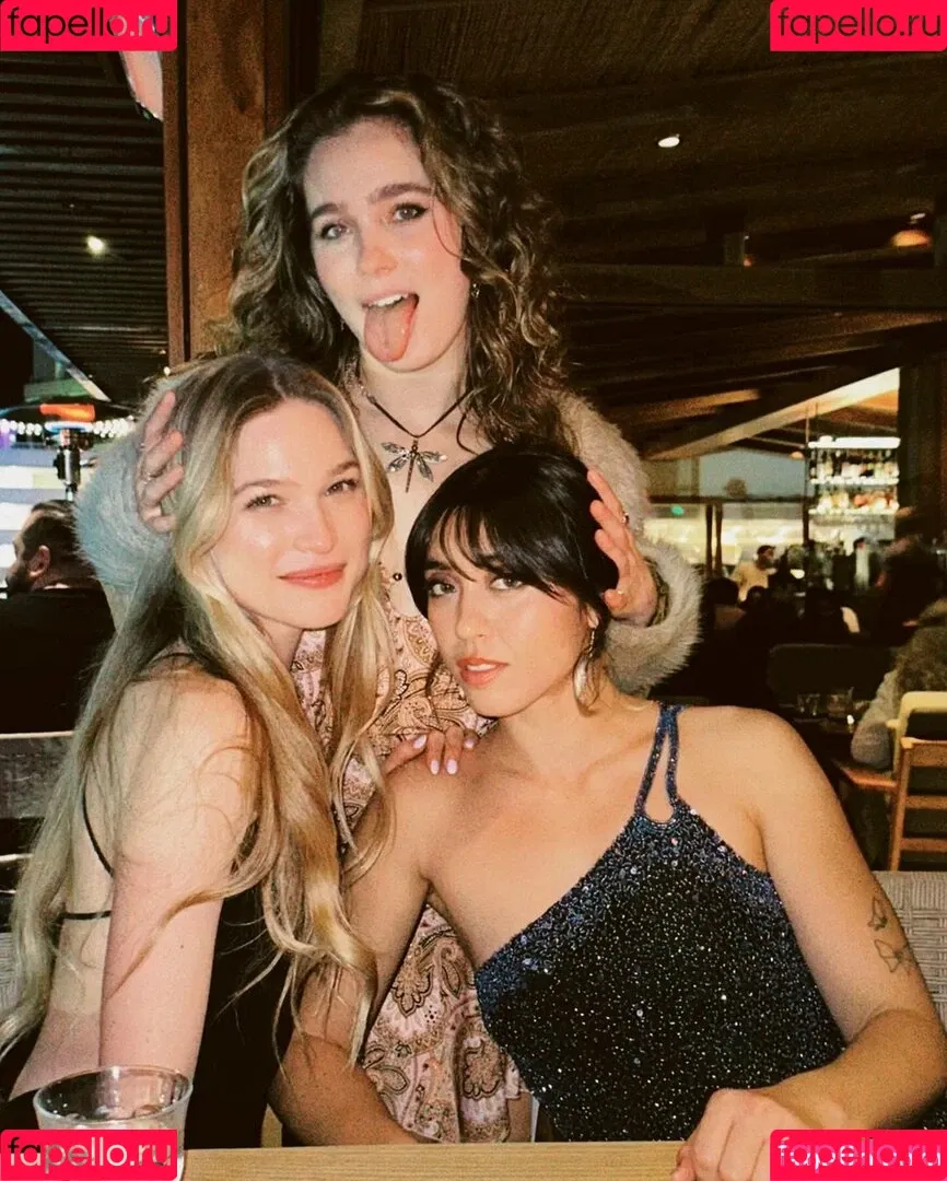 Haley Lu Richardson / haleyluhoo Onlyfans Photo Gallery 