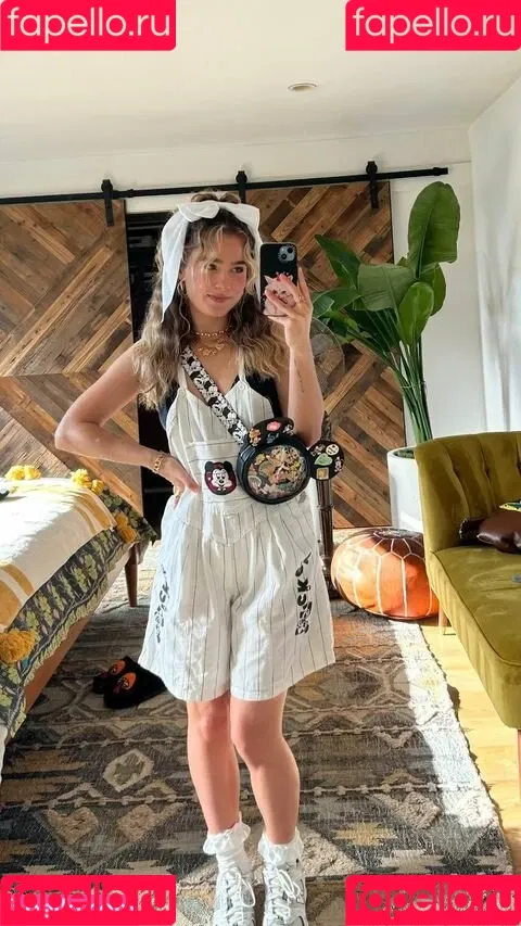 Haley Lu Richardson / haleyluhoo Onlyfans Photo Gallery 