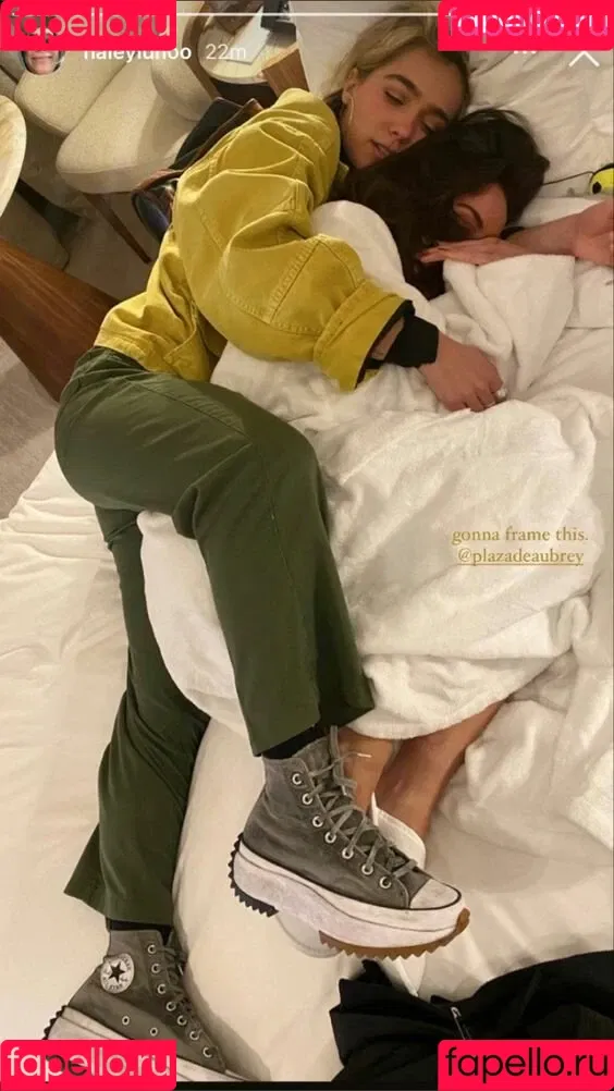 Haley Lu Richardson / haleyluhoo Onlyfans Photo Gallery 