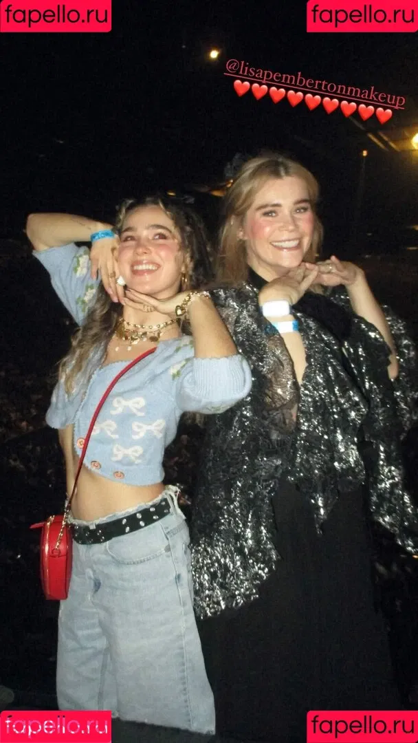 Haley Lu Richardson / haleyluhoo Onlyfans Photo Gallery 