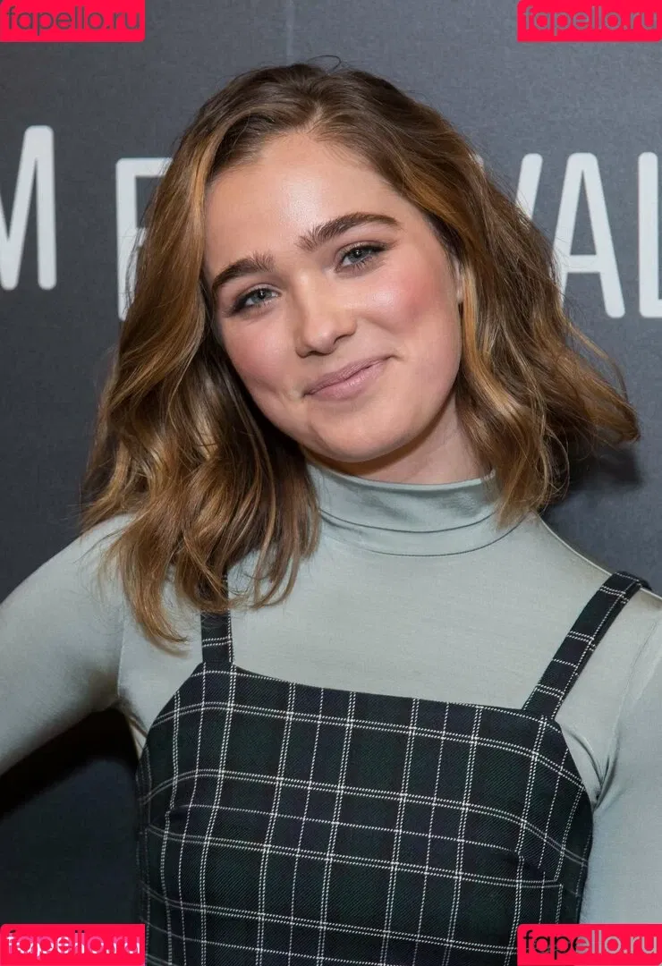 Haley Lu Richardson / haleyluhoo Onlyfans Photo Gallery 