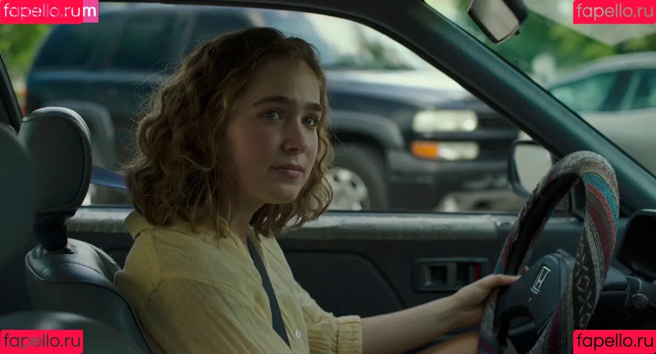 Haley Lu Richardson / haleyluhoo Onlyfans Photo Gallery 