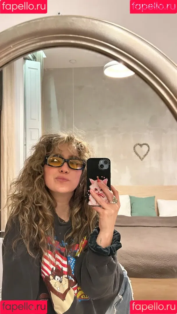 Haley Lu Richardson / haleyluhoo Onlyfans Photo Gallery 
