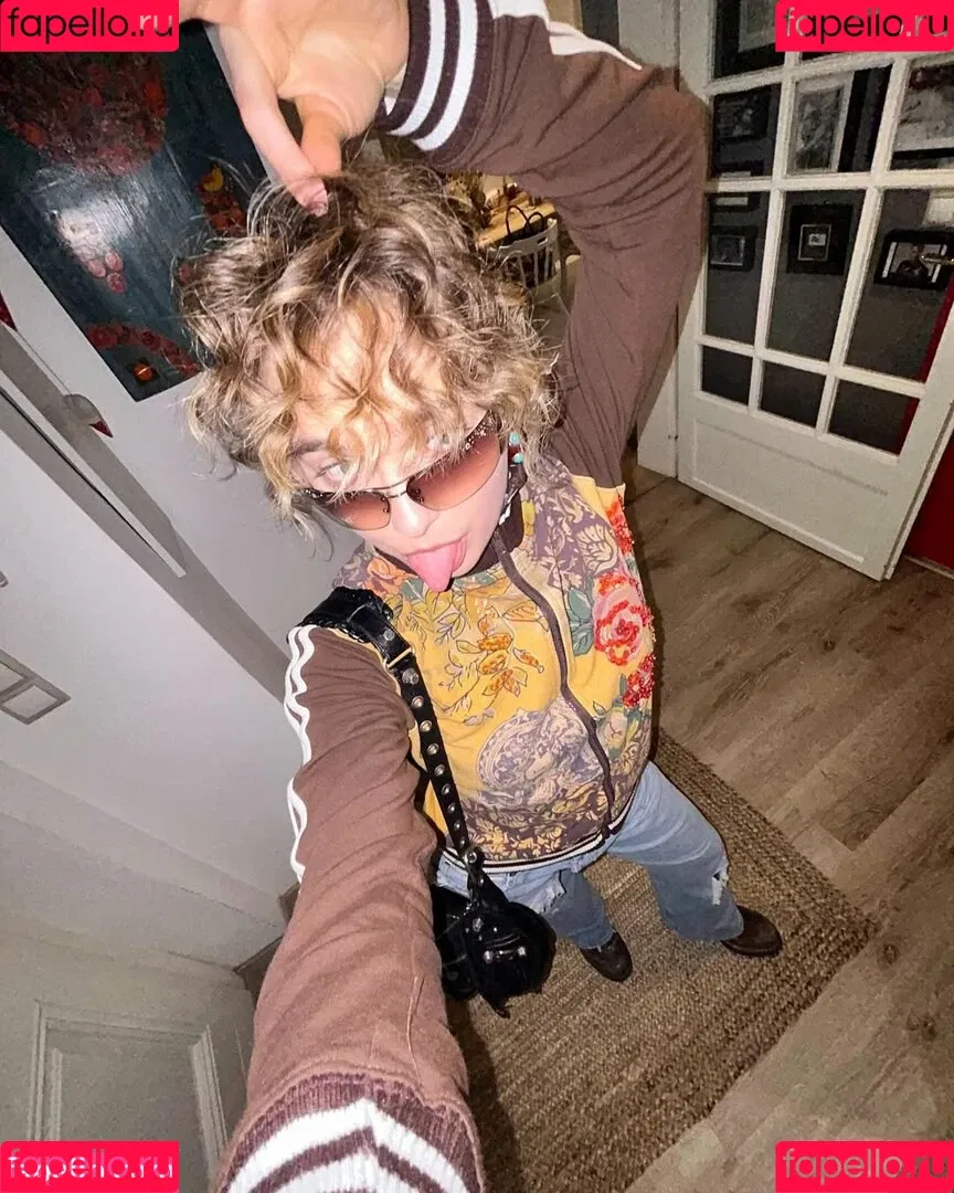 Haley Lu Richardson / haleyluhoo Onlyfans Photo Gallery 