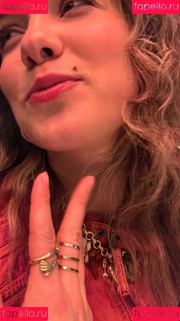 Haley Lu Richardson / haleyluhoo Onlyfans Photo Gallery 