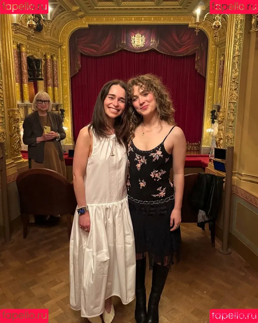 Haley Lu Richardson / haleyluhoo Onlyfans Photo Gallery 