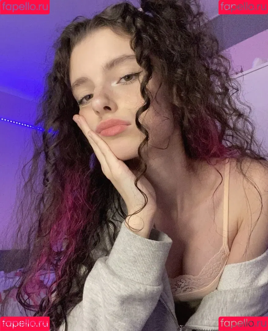 Nestix / Pluspei / shawtnees / shawtnees23 / shawtnes Onlyfans Photo Gallery 