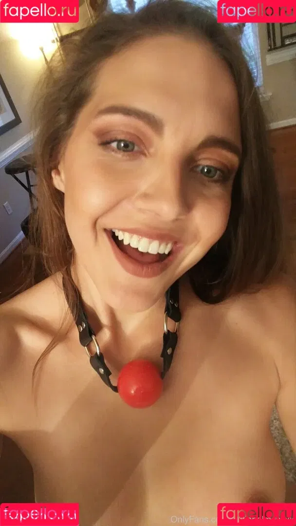 sadieholmes / sluttysadieholmes Onlyfans Photo Gallery 