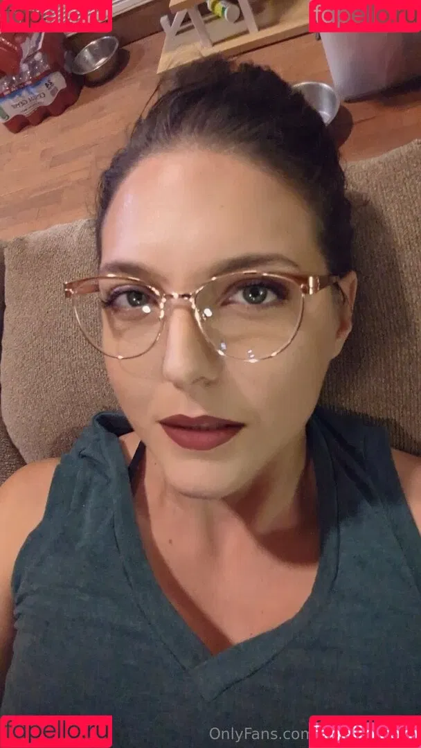 sadieholmes / sluttysadieholmes Onlyfans Photo Gallery 