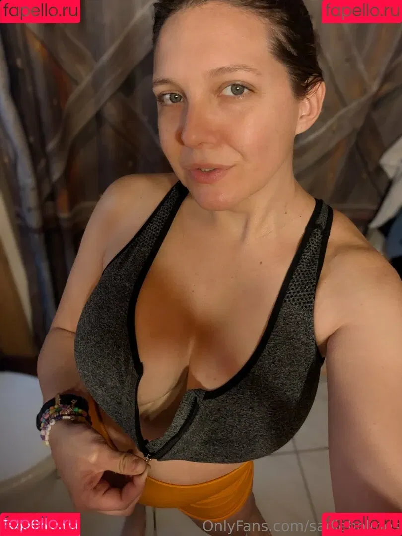 sadieholmes / sluttysadieholmes Onlyfans Photo Gallery 