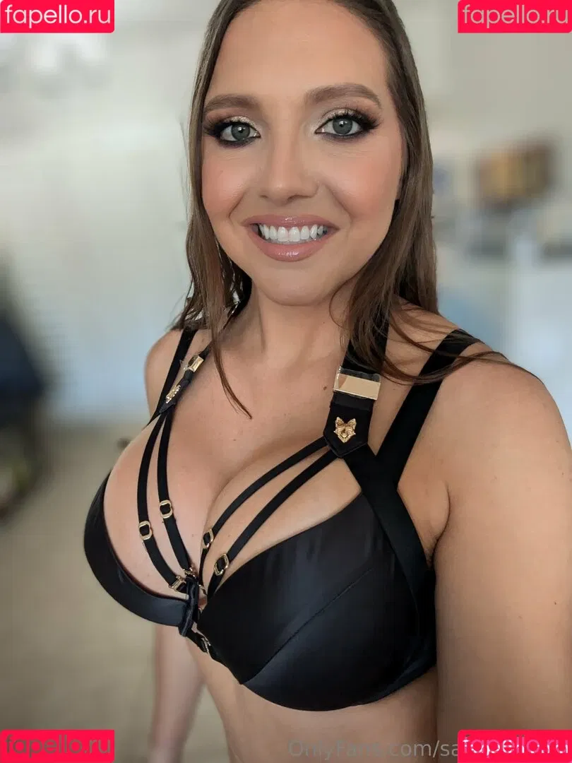sadieholmes / sluttysadieholmes Onlyfans Photo Gallery 