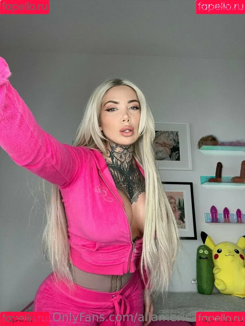 Allamericanbarbie / Christina Savoy / Christina Savoyy / allamericanbunny Onlyfans Photo Gallery 