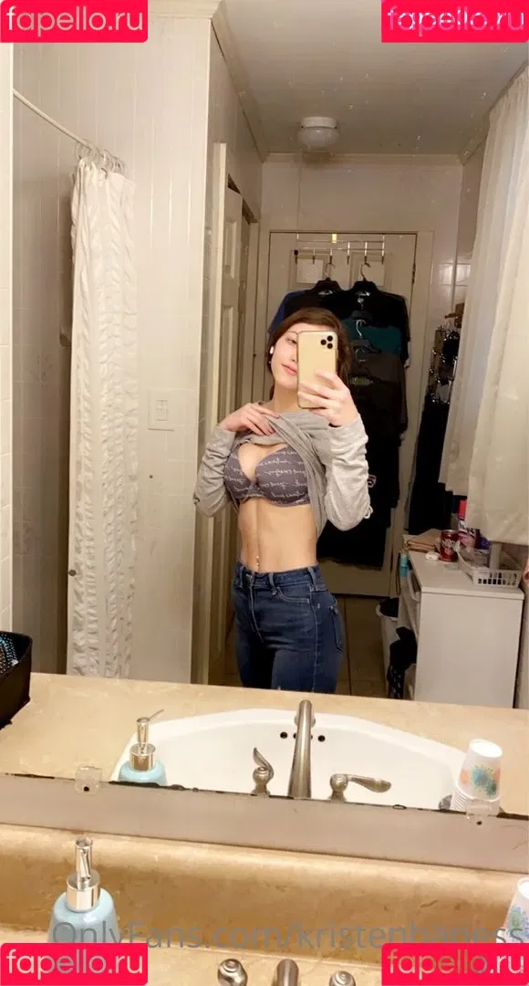 KristenHanesss / kristenhaness / kristennnhaness Onlyfans Photo Gallery 