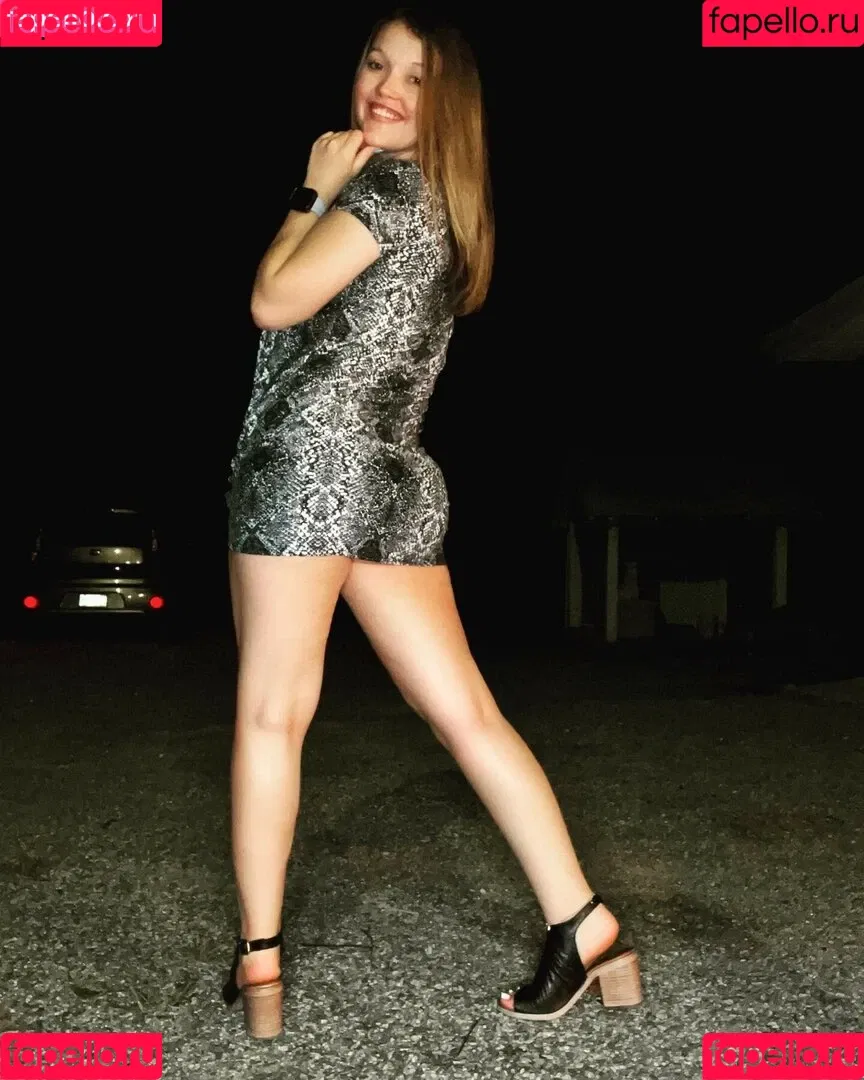 KristenHanesss / kristenhaness / kristennnhaness Onlyfans Photo Gallery 