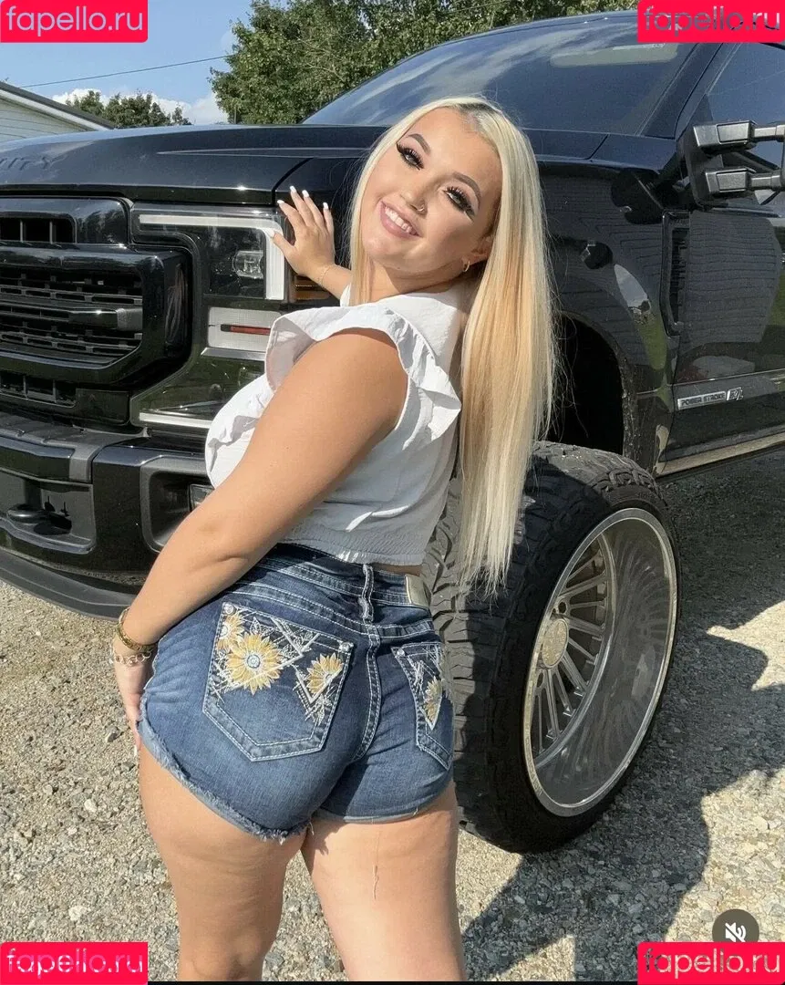 KristenHanesss / kristenhaness / kristennnhaness Onlyfans Photo Gallery 