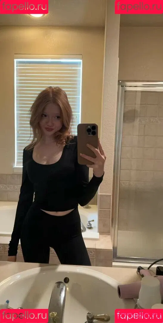 Lifewithmak / Makenna Kelly / lifewithmak2005 Onlyfans Photo Gallery 