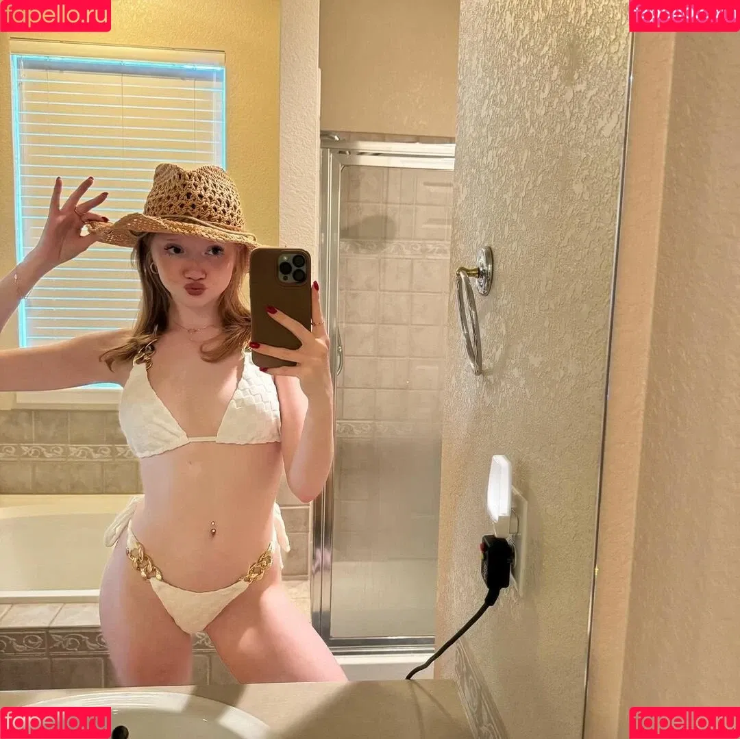Lifewithmak / Makenna Kelly / lifewithmak2005 Onlyfans Photo Gallery 