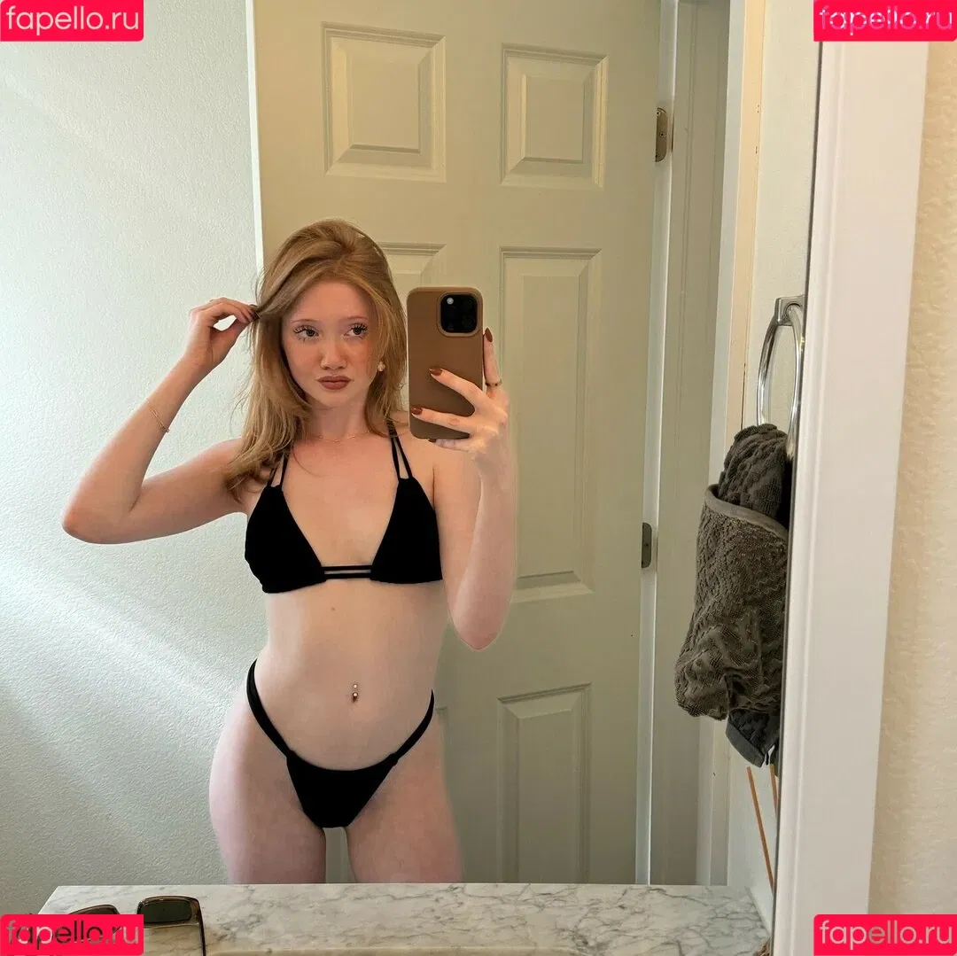 Lifewithmak / Makenna Kelly / lifewithmak2005 Onlyfans Photo Gallery 