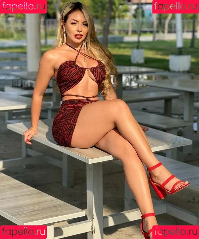 La Mosquera / la_mosquera / lamosqueraoficial Onlyfans Photo Gallery 