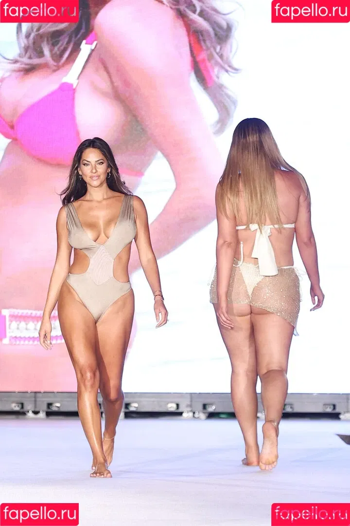 Christen Harper / christenharper Onlyfans Photo Gallery 