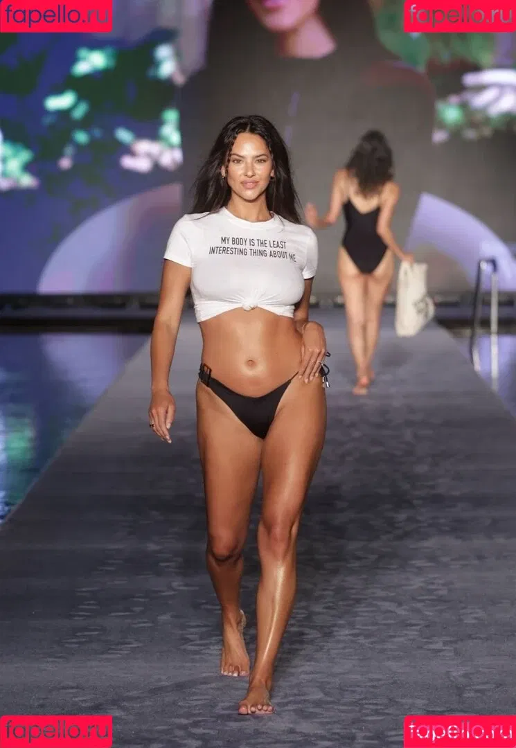 Christen Harper / christenharper Onlyfans Photo Gallery 