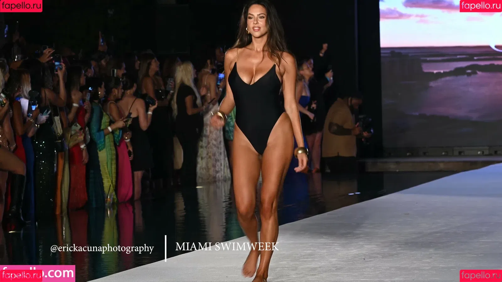 Christen Harper / christenharper Onlyfans Photo Gallery 