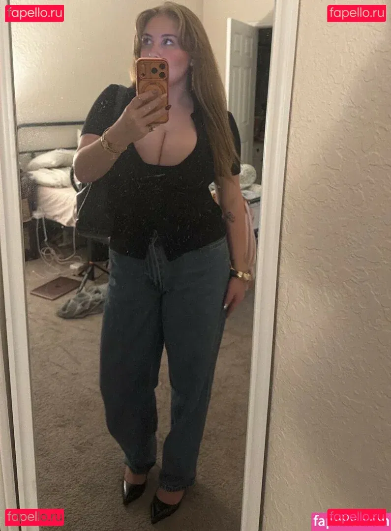 AlyssaHolmes69 Onlyfans Photo Gallery 