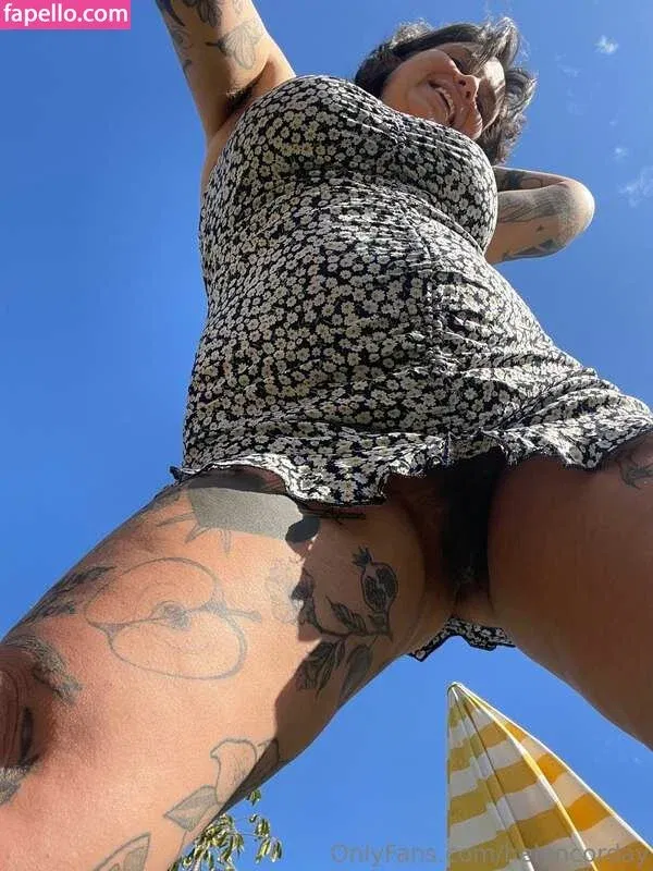 helencorday / liandradahl Onlyfans Photo Gallery 