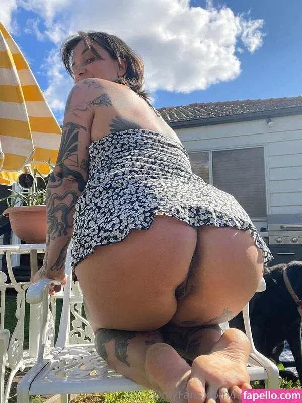 helencorday / liandradahl Onlyfans Photo Gallery 