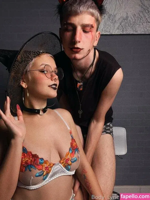 Body Lyric / Body_Lyric / body_lyricsllc / https: Onlyfans Photo Gallery 