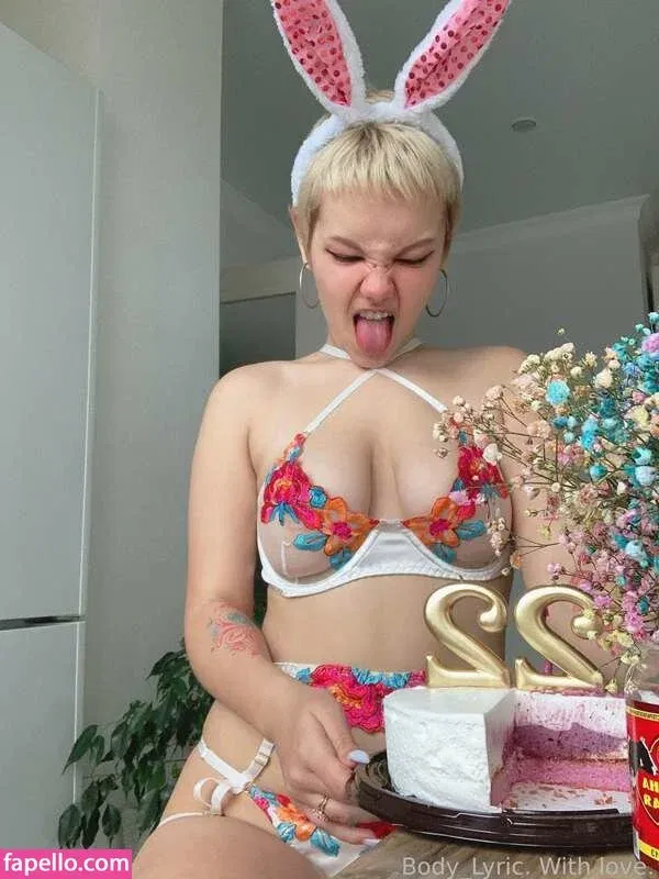 Body Lyric / Body_Lyric / body_lyricsllc / https: Onlyfans Photo Gallery 