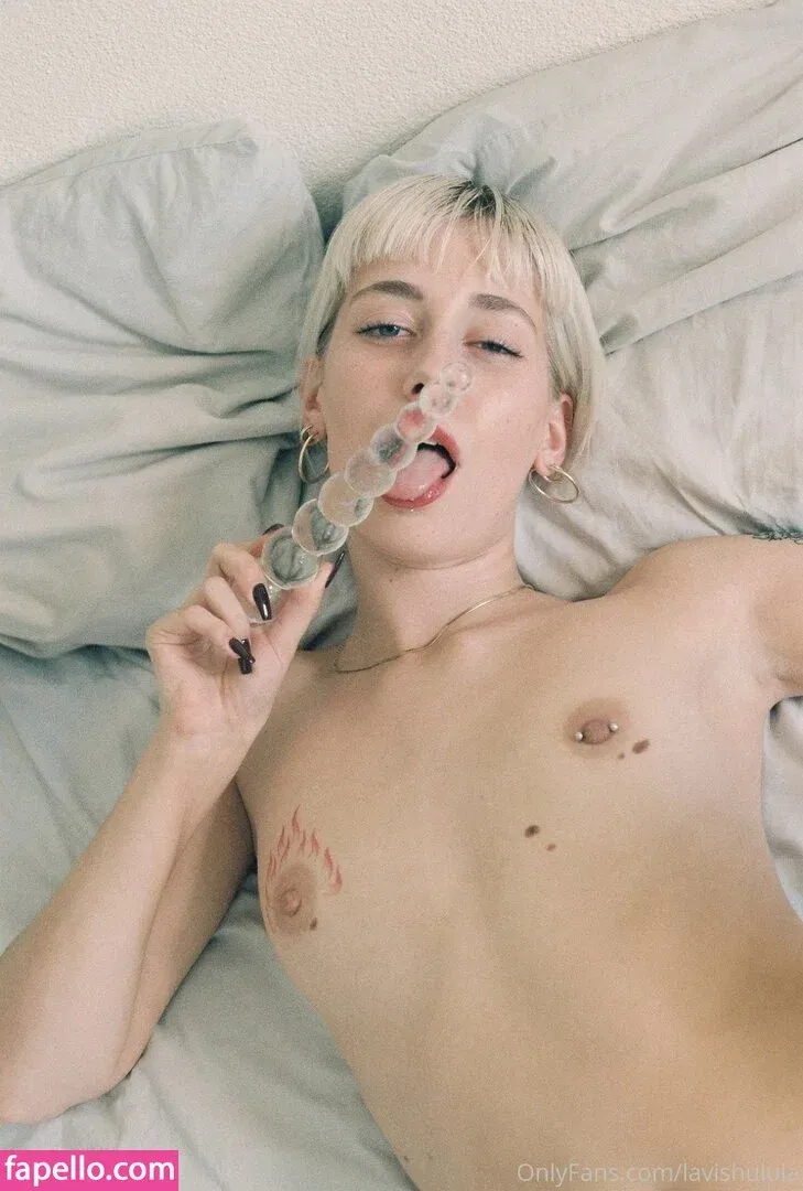 UlulaXx / lavinaluo / lavishulula Onlyfans Photo Gallery 