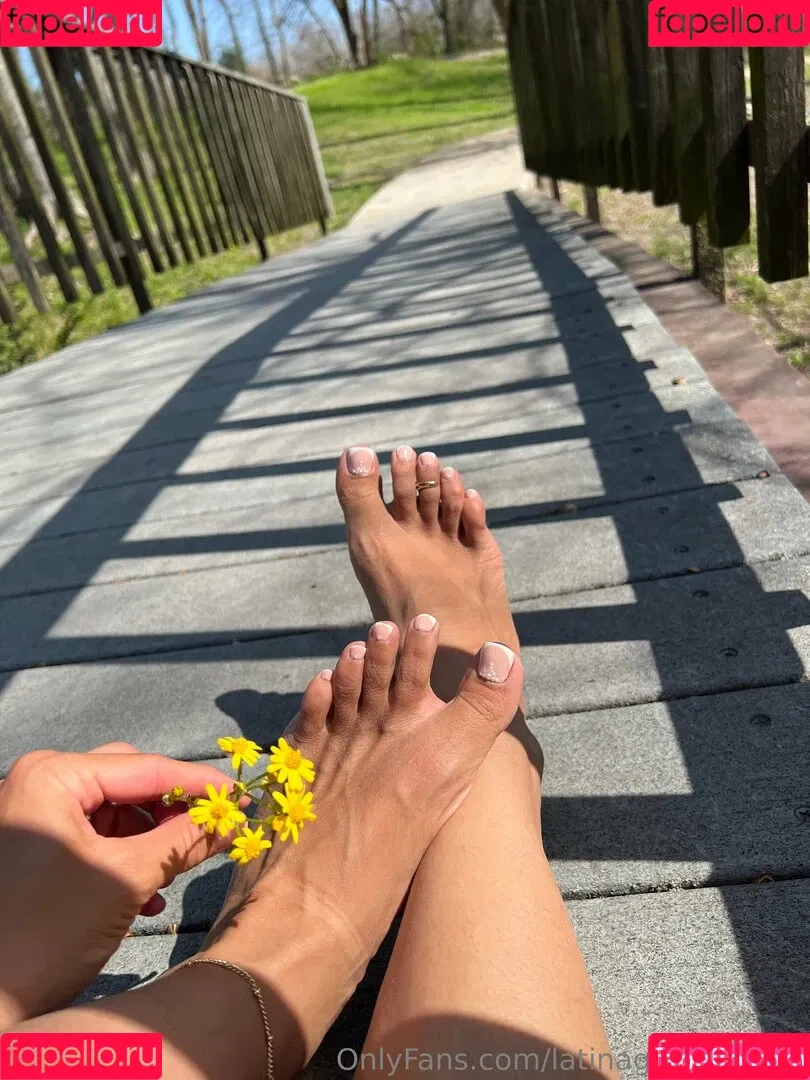 latina.gold / latinagoldensoles Onlyfans Photo Gallery 