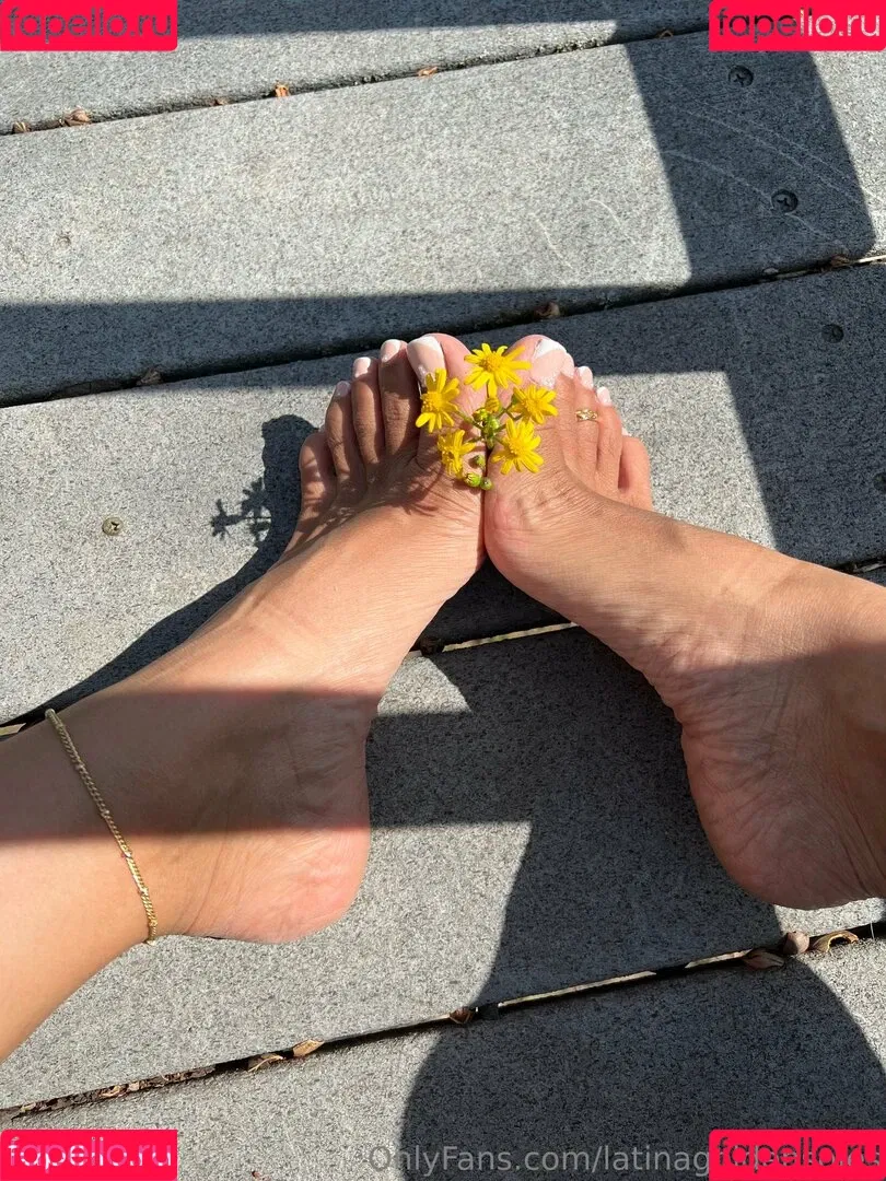 latina.gold / latinagoldensoles Onlyfans Photo Gallery 