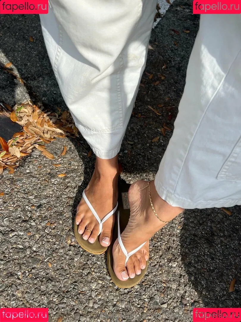 latina.gold / latinagoldensoles Onlyfans Photo Gallery 