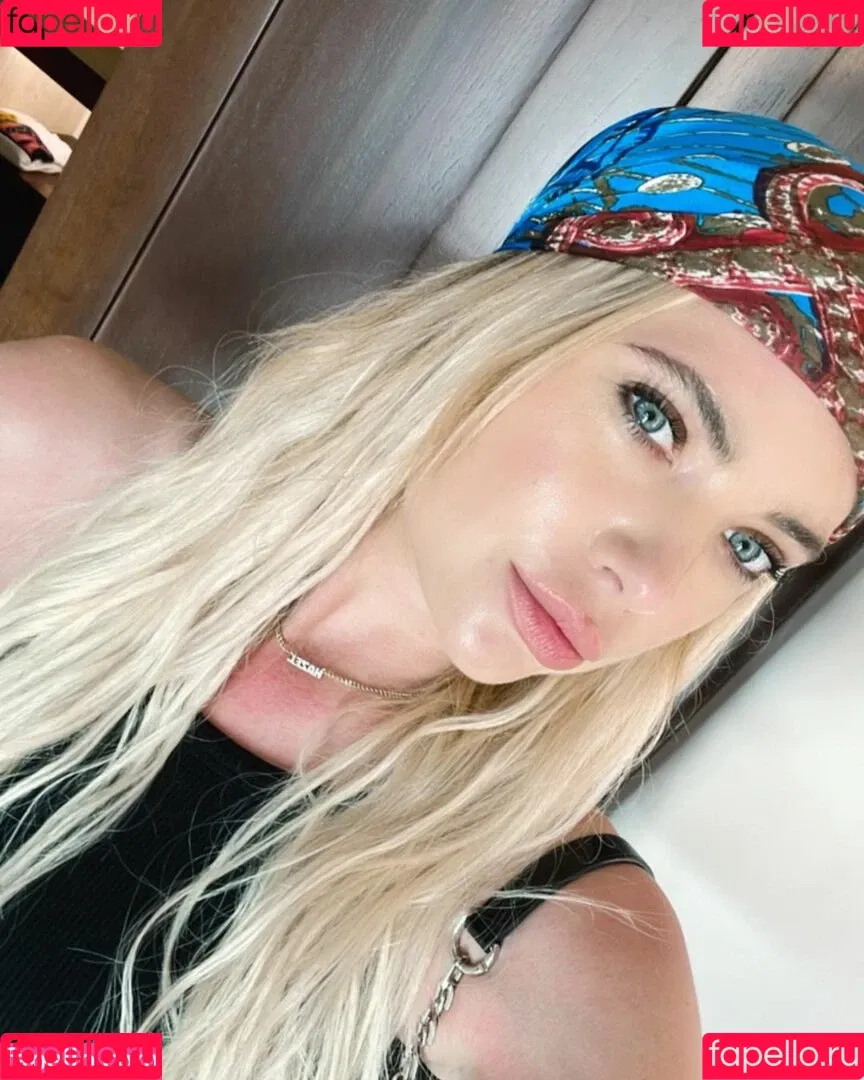 AshBenzo / Ashley Benson / ashley_benson1 / ashleybenson Onlyfans Photo Gallery 