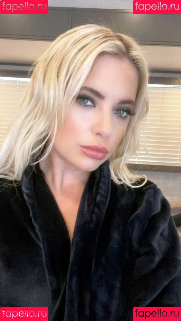 AshBenzo / Ashley Benson / ashley_benson1 / ashleybenson Onlyfans Photo Gallery 
