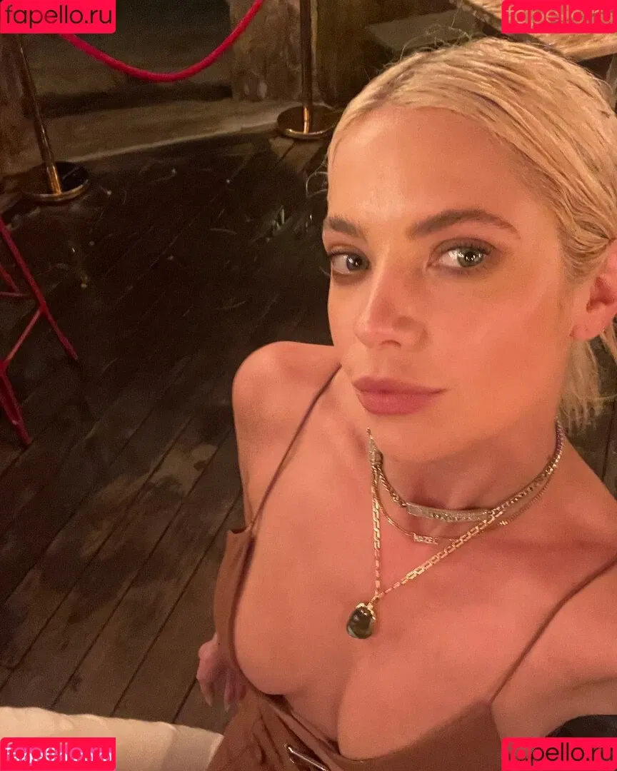 AshBenzo / Ashley Benson / ashley_benson1 / ashleybenson Onlyfans Photo Gallery 