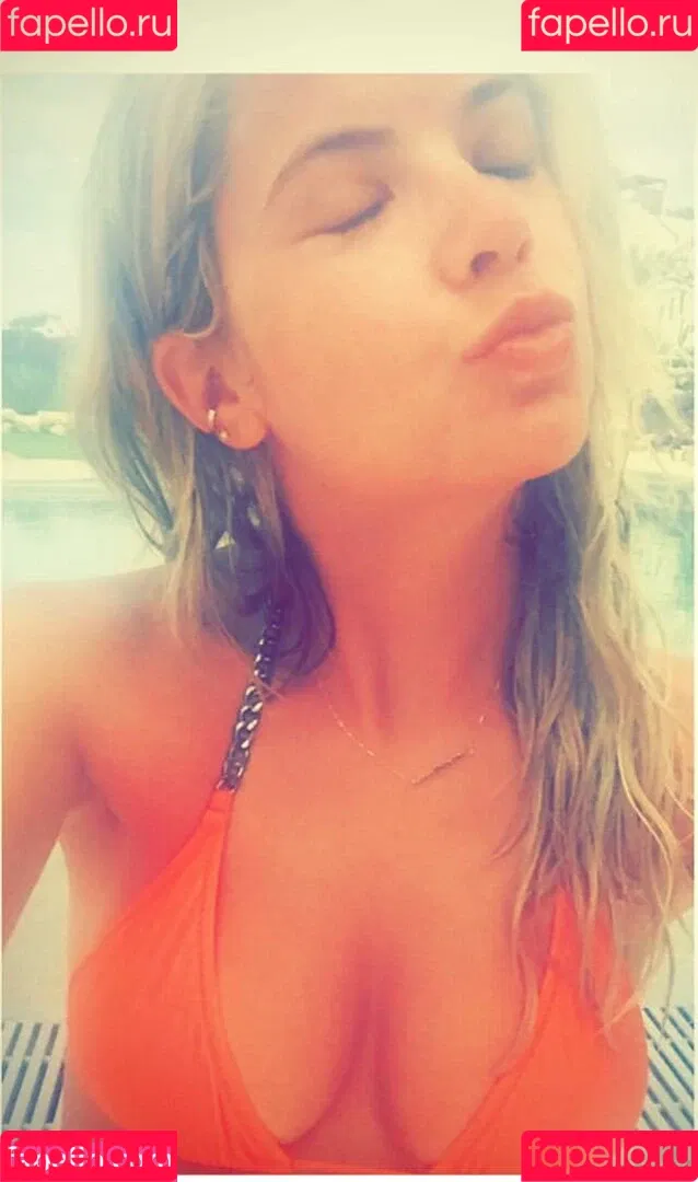 AshBenzo / Ashley Benson / ashley_benson1 / ashleybenson Onlyfans Photo Gallery 
