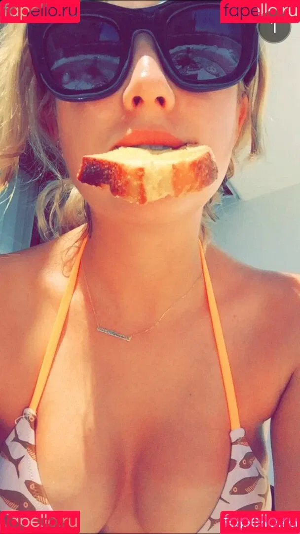 AshBenzo / Ashley Benson / ashley_benson1 / ashleybenson Onlyfans Photo Gallery 