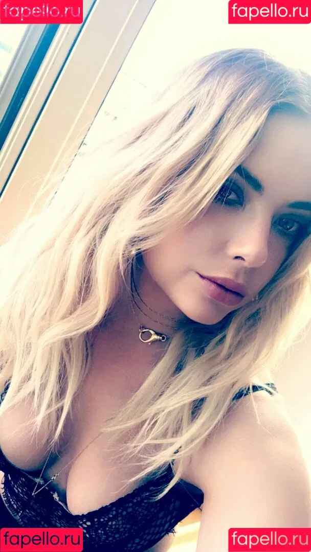 AshBenzo / Ashley Benson / ashley_benson1 / ashleybenson Onlyfans Photo Gallery 