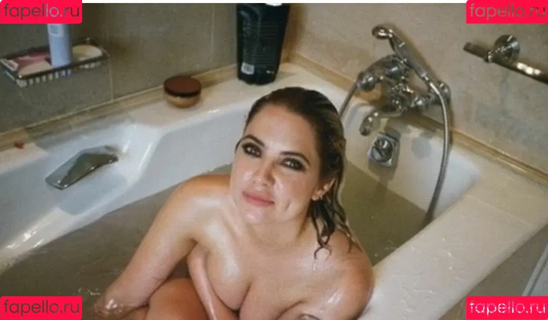 AshBenzo / Ashley Benson / ashley_benson1 / ashleybenson Onlyfans Photo Gallery 
