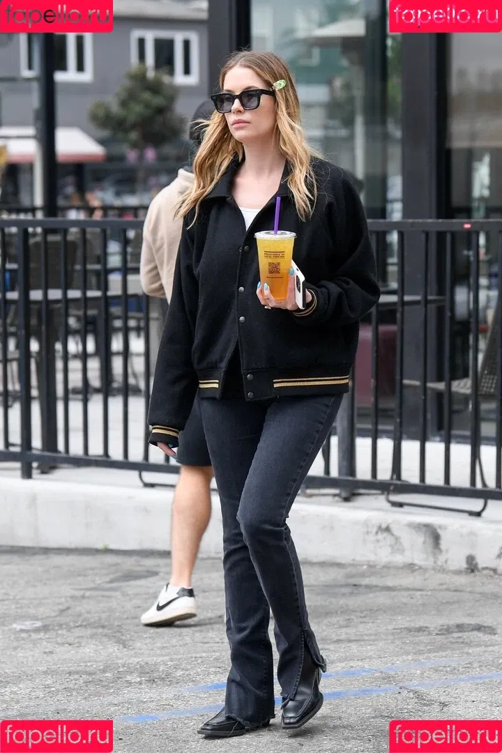 AshBenzo / Ashley Benson / ashley_benson1 / ashleybenson Onlyfans Photo Gallery 